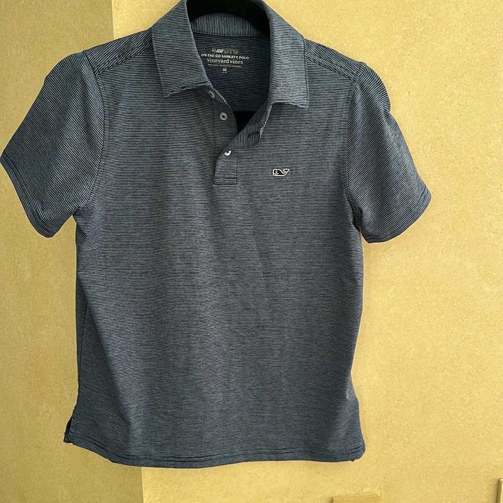 VINEYARD VINES POLO SIZE M IN BLUE